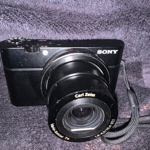 Sony Cyber-shot DSC-RX100 VI Digital Camera